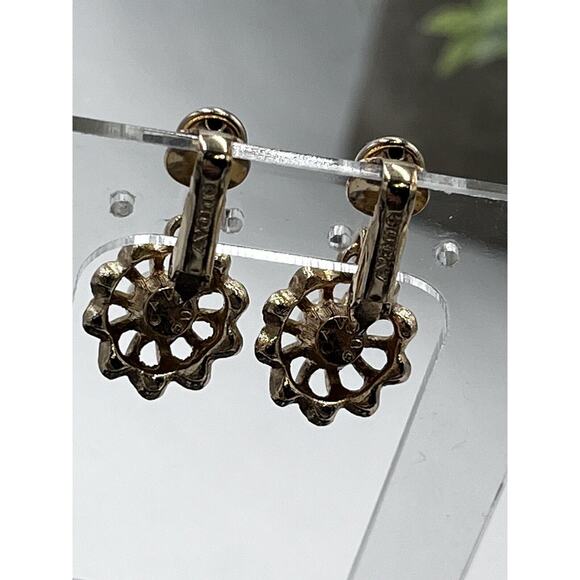 Avon Vintage Faux White Pearl Flower Drop Dangle Gold Tone Clip On Earrings - Picture 7 of 16